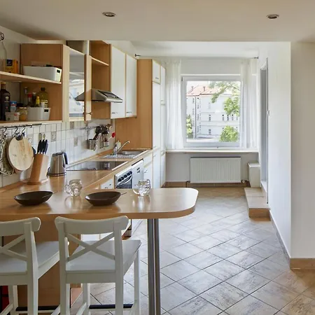 شقة Days - Open-plan Duplex With Corner Bath And Netflix In Vinohrady *