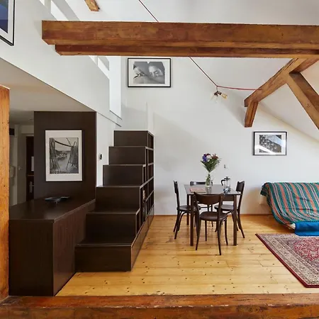 Days - Sunlit Attic Loft In Vinohrady * Praga