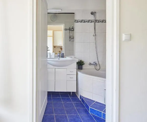 Days - Open-plan Duplex With Corner Bath And Netflix In Vinohrady Apartament *