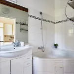 Lägenhet Days - Open-plan Duplex With Corner Bath And Netflix In Vinohrady Prag